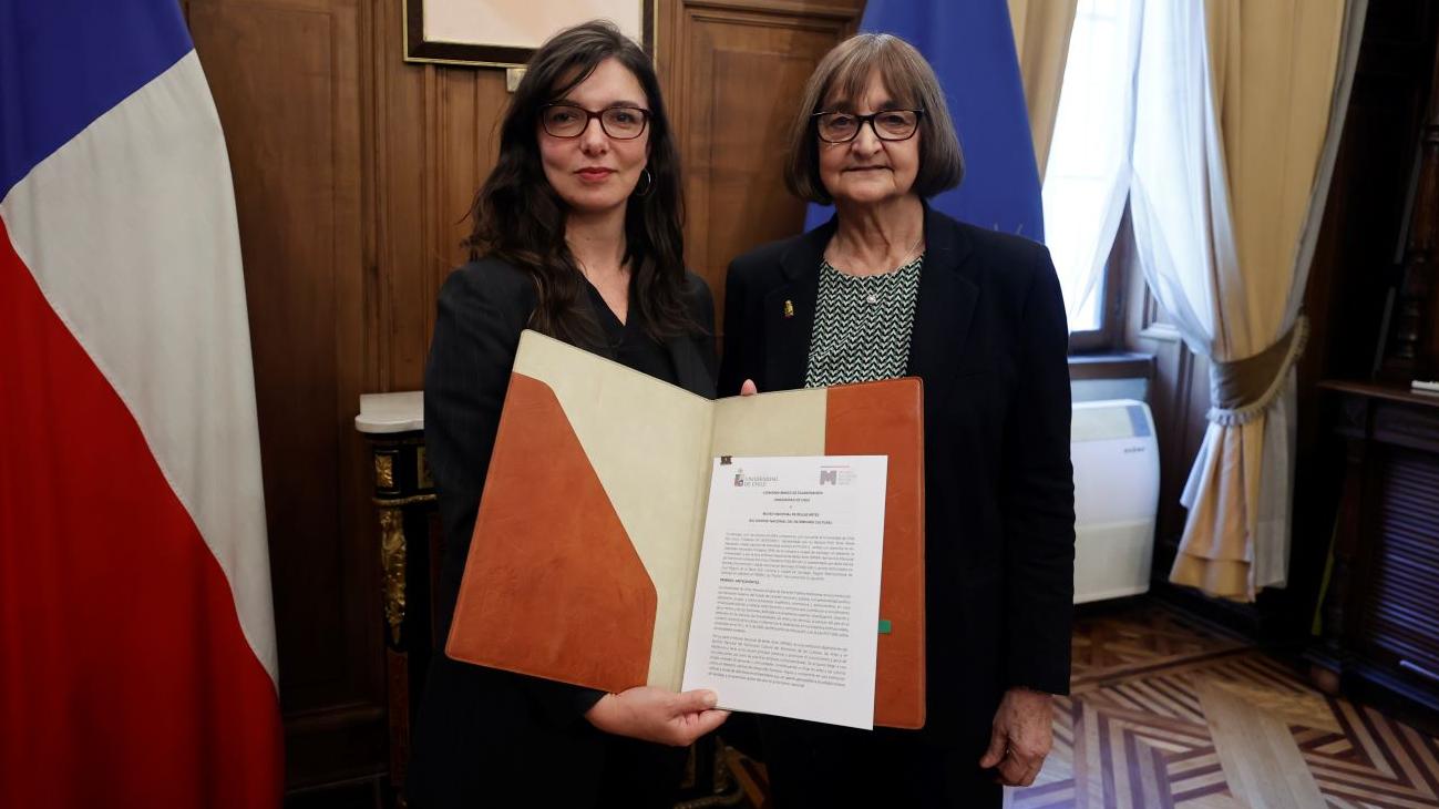 Firma de convenio entre el Museo de Bellas Artes y la Universidad de Chile